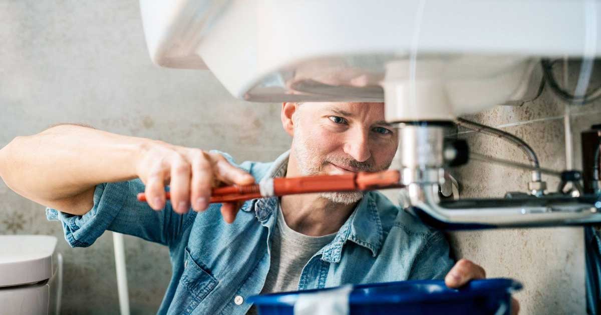 Plombier : expertise en fuite d’eau et dépannage urgent